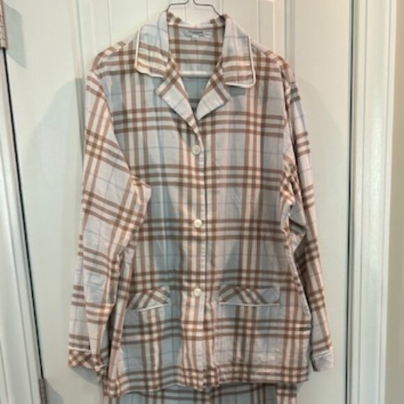 Burberry Women's Lounge set Size Large - Picture 1 of 3